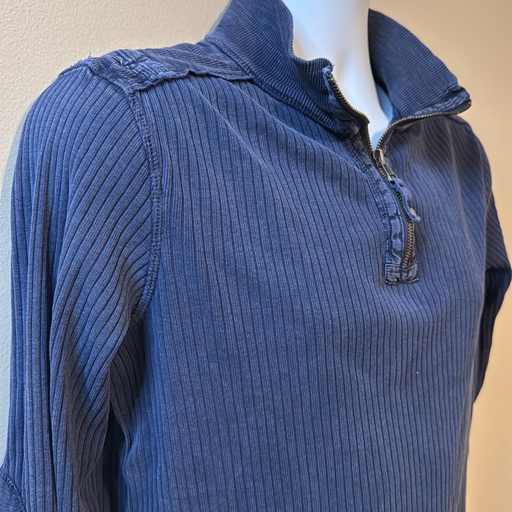 CALVIN KLEIN 1/4 zip Sweater. Size Medium - Picture 7 of 11